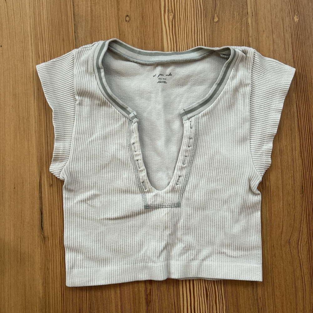 Urban Outfitters Ribbed White Crop Top